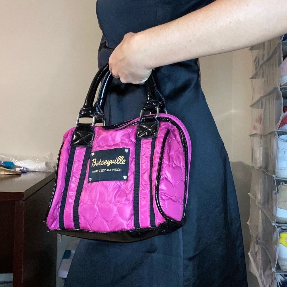 Cute Vintage y2k Betsy Johnson Small Purse